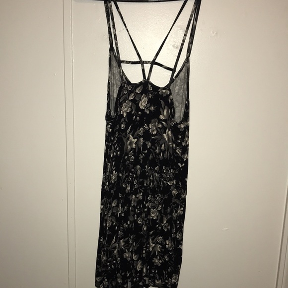 Romper - Picture 2 of 4